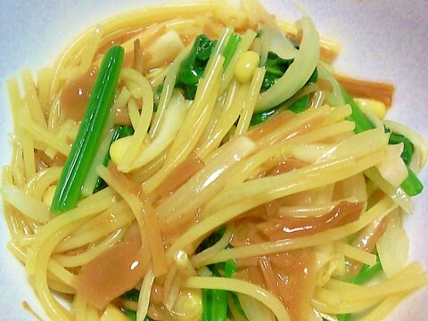 ほうれん草、玉ねぎ、コーン、なめ茸のパスタ